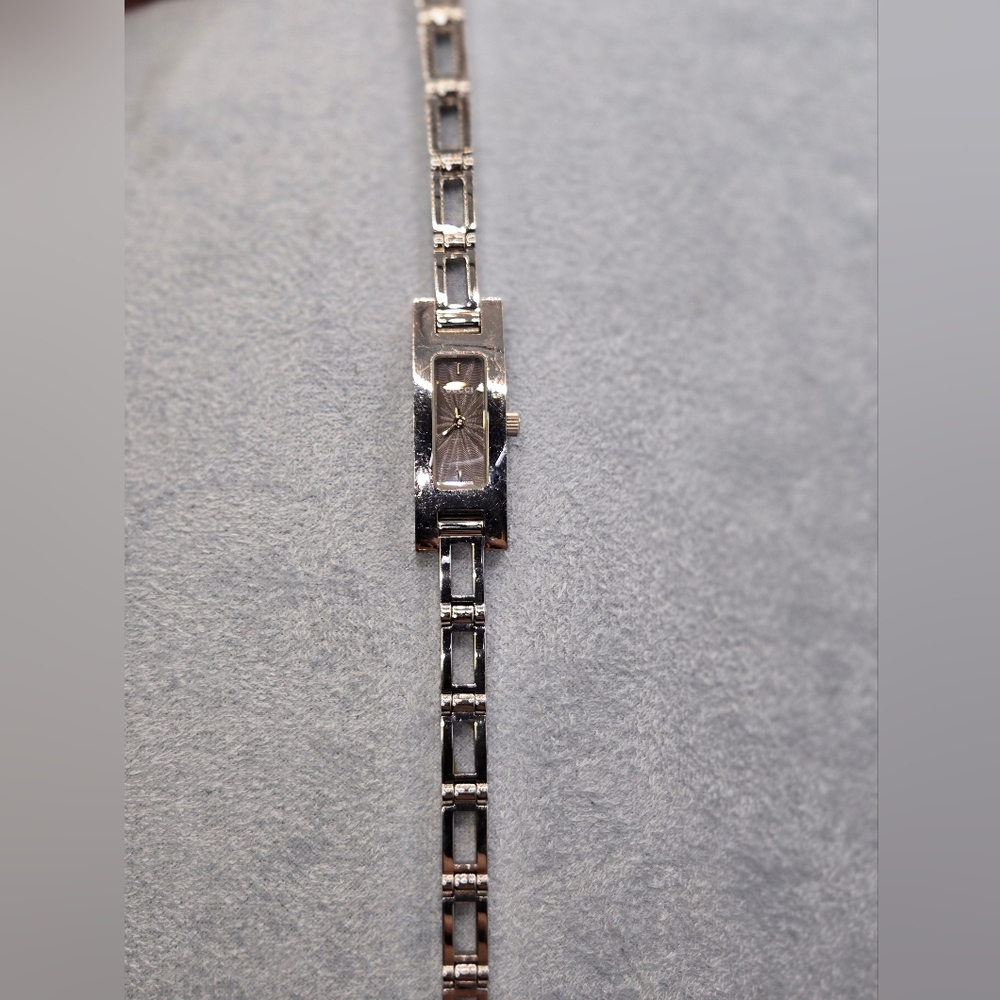 Gucci Silver Watch COA INCLUDED!
